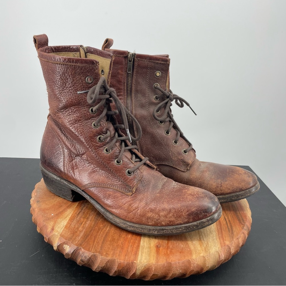 Frye Women's Carson Lug Lace Up Boots Brown size 10 distressed leather